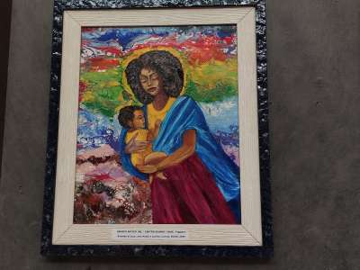 Poi ci soffermiamo sul dipinto �Grembo di Luce�, creato dal gruppo artisti del �Centro diurno Csise� di Triggiano. Raffigura una madre avvolta da un�aura luminosa con un bambino in braccio: sullo sfondo colori vivaci si mescolano tra di loro e danno dinamicit� all�immagine